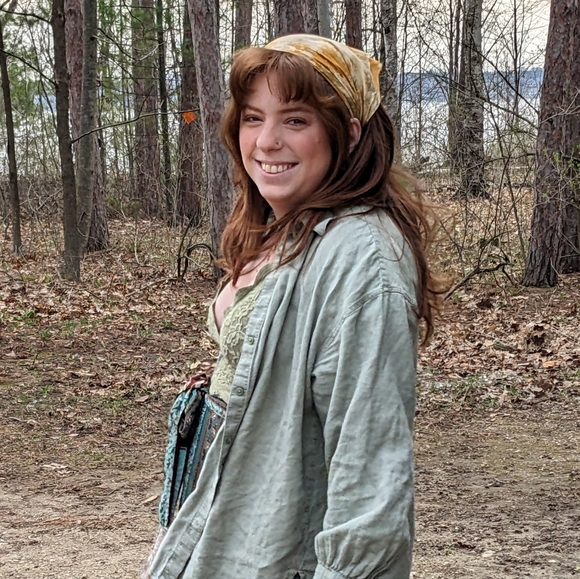 Meet your Posher, Ashley - Picture 2 of 3